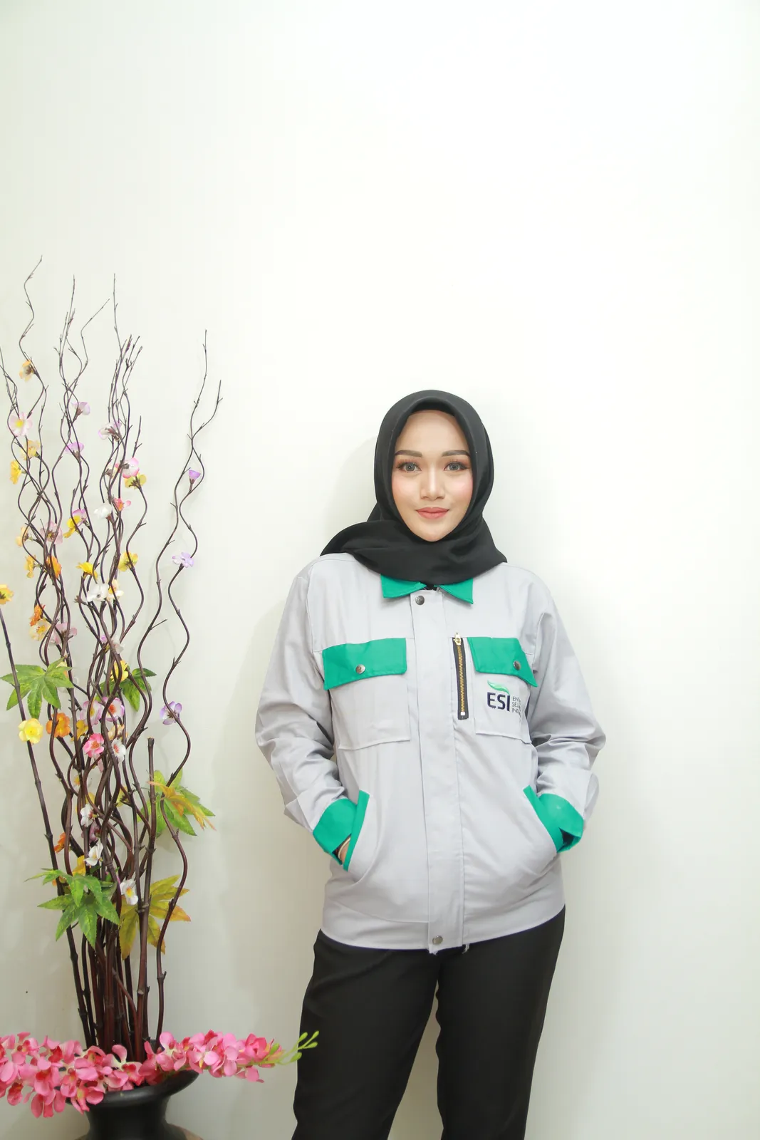Jaket kerja abu-abu hasil produksi konveksi Bikinbaju