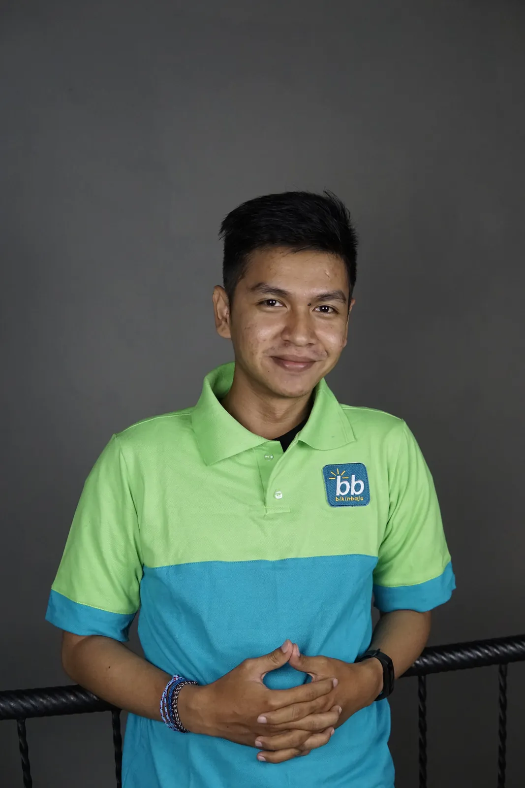Polo shirt seragam kerja hijau produksi Bikinbaju